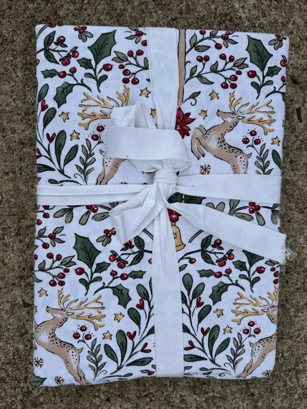 Deck the Halls Holiday Reindeer & Holly White, Green, Red Tablecloth NEW 60x144